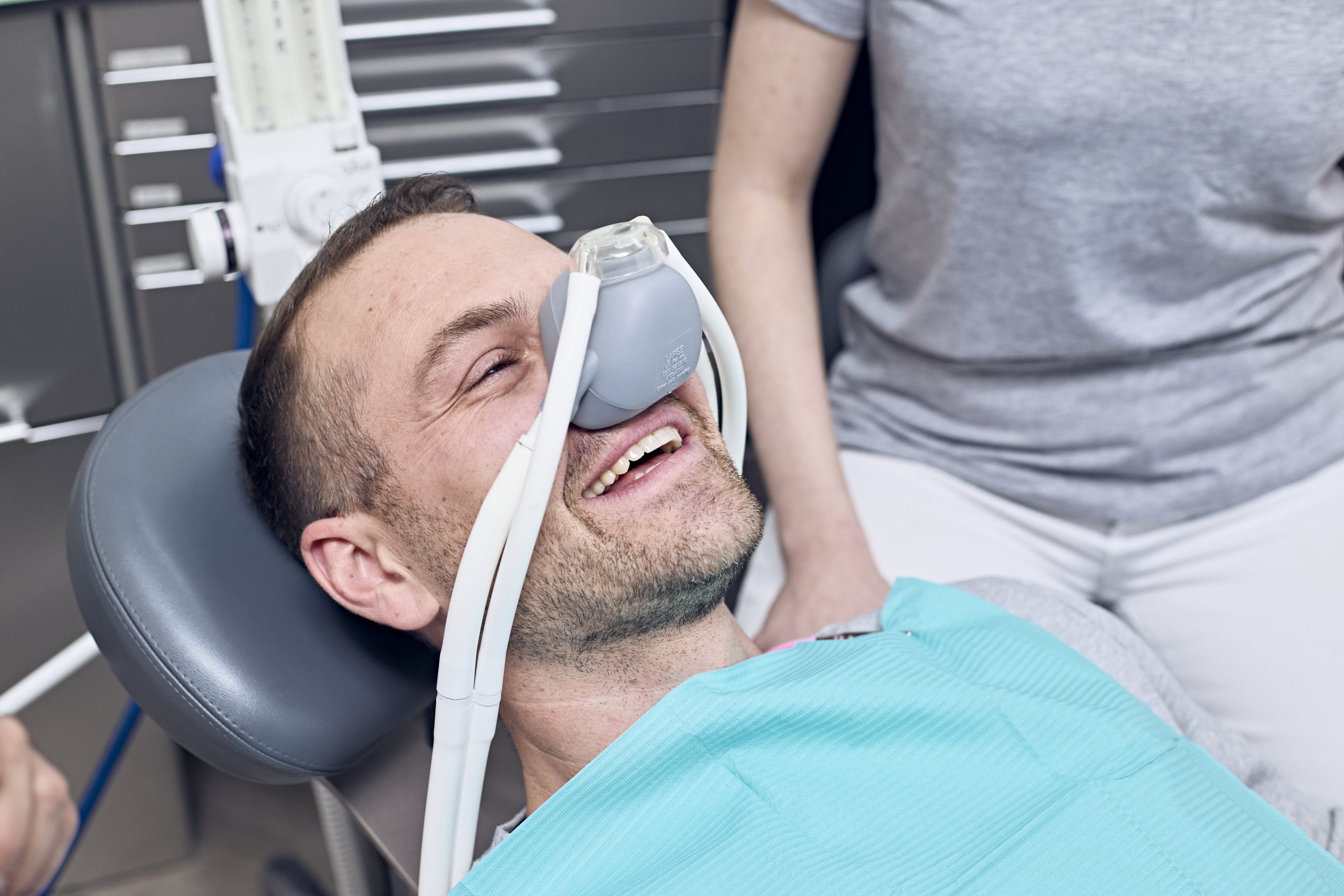 Lachgassedierung beim Zahnarzt